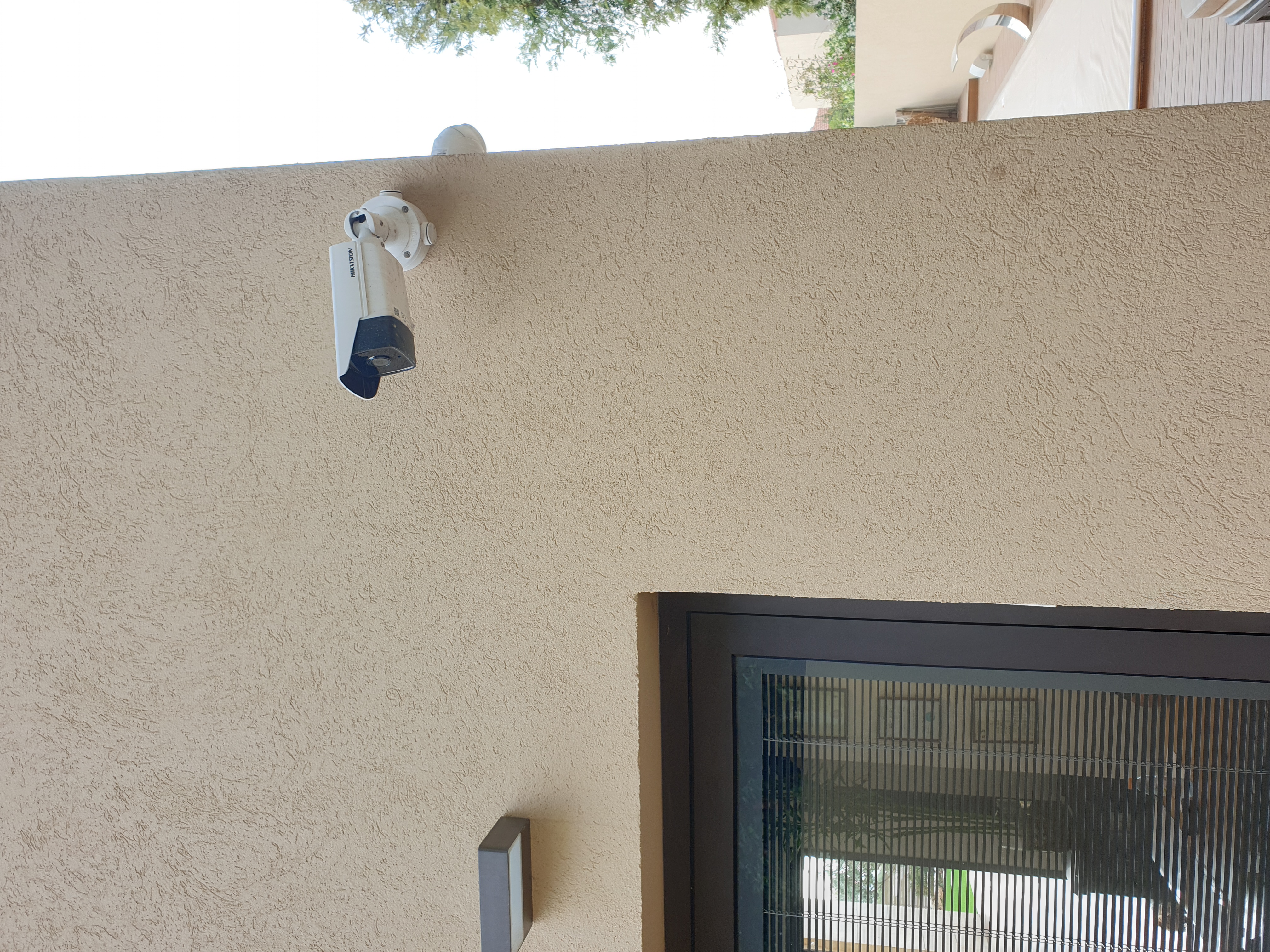 מצלמות אבטחה