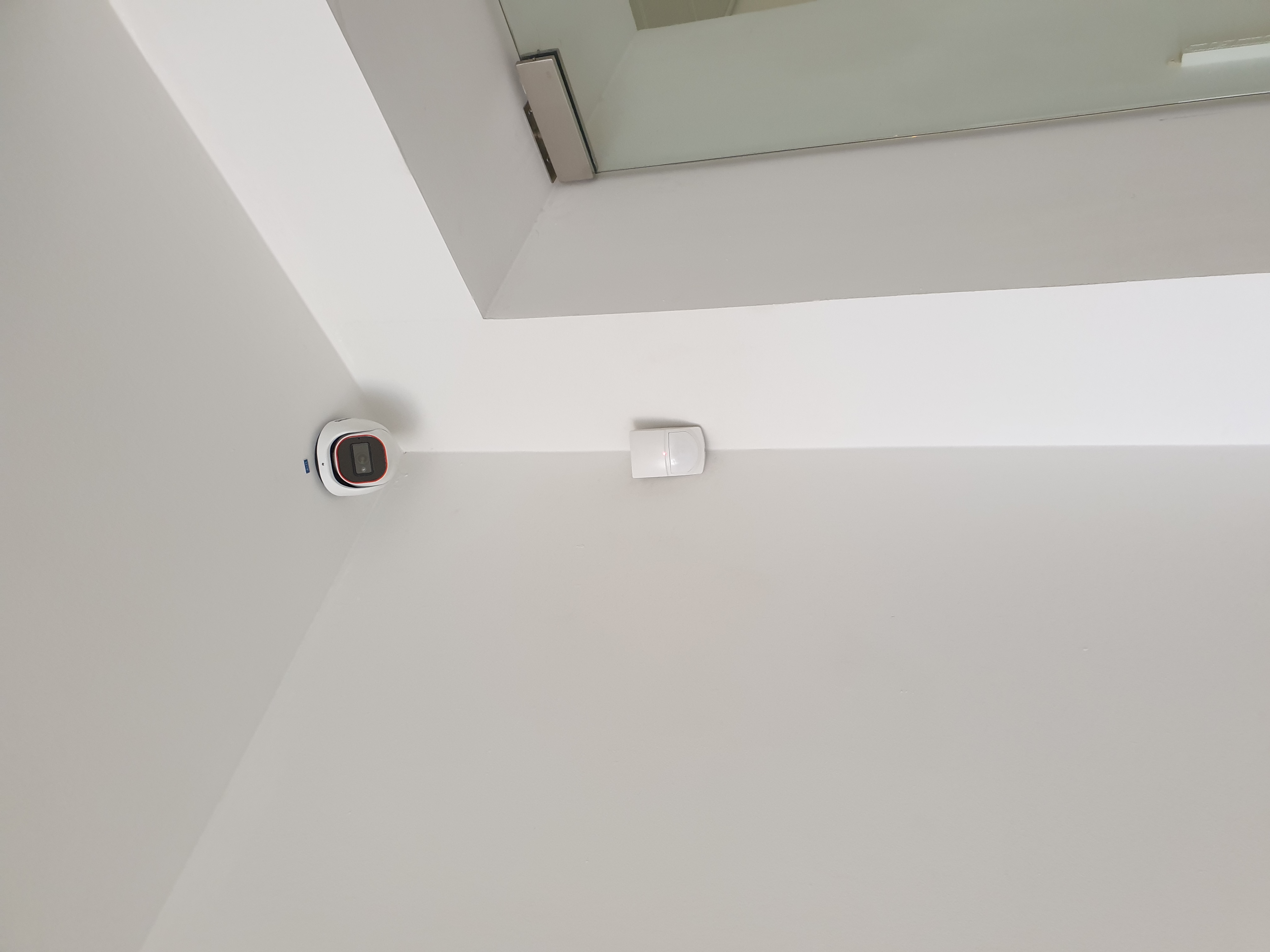 מצלמות אבטחה