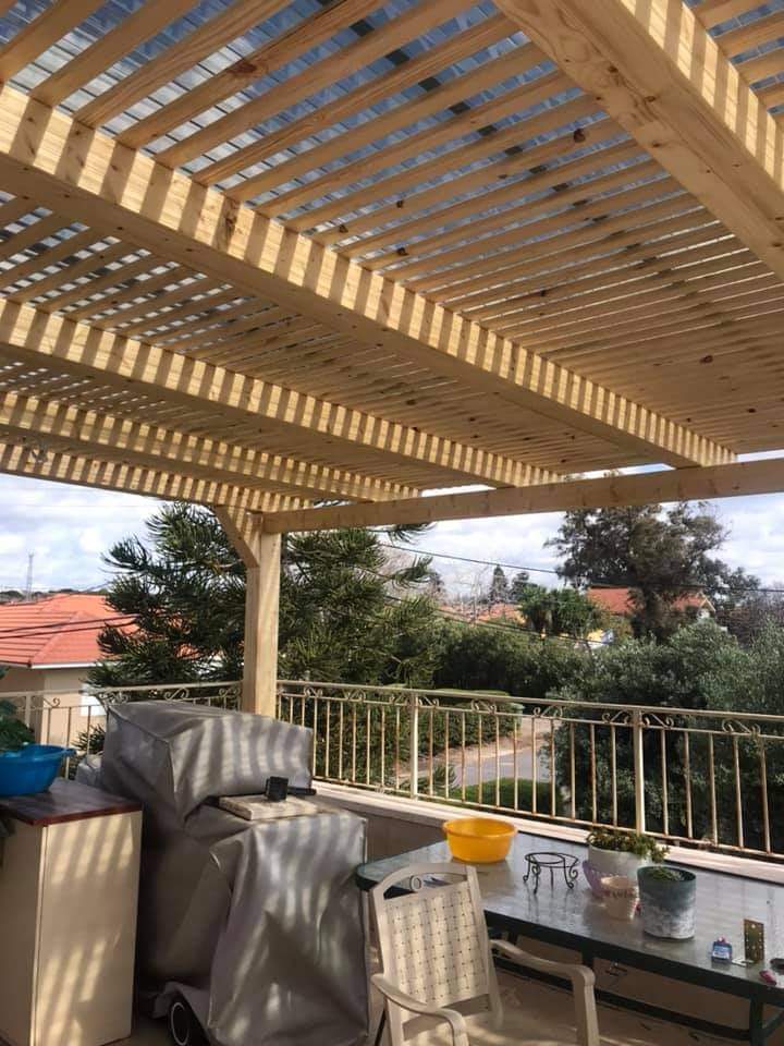 דקים ופרגולות