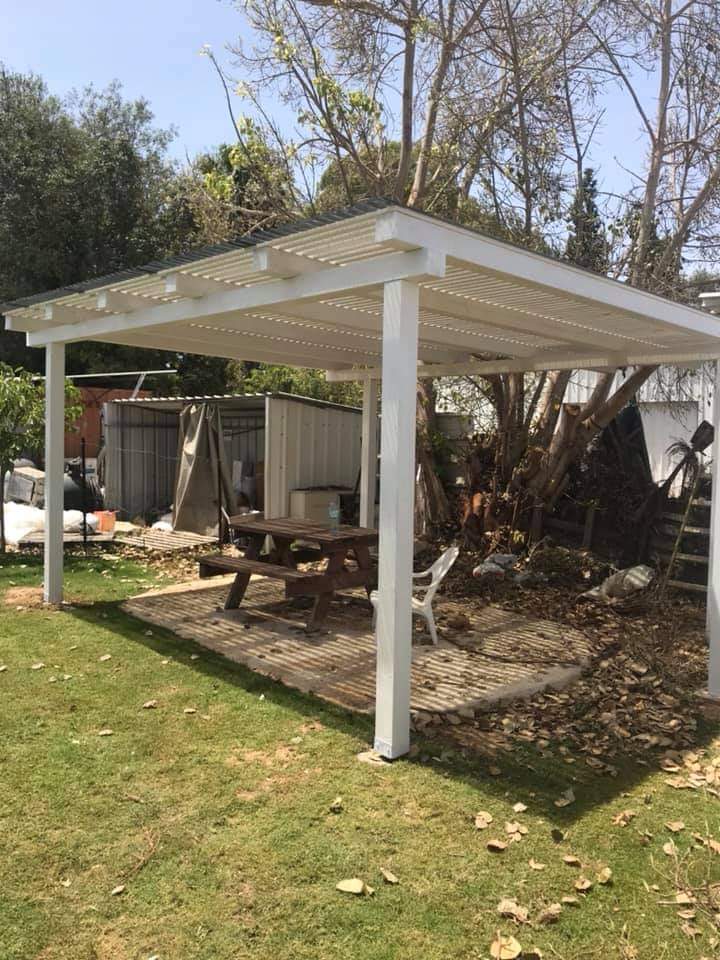 דקים ופרגולות