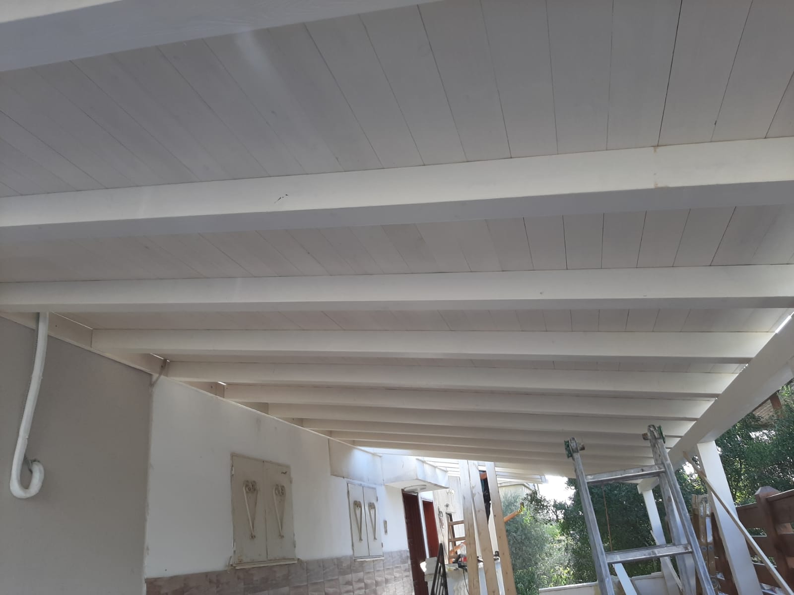 דקים ופרגולות