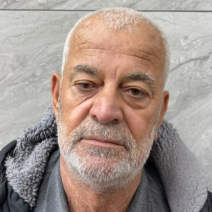 ג'בר אחמד - קבלן אבנים משתלבות , תמונת פנים