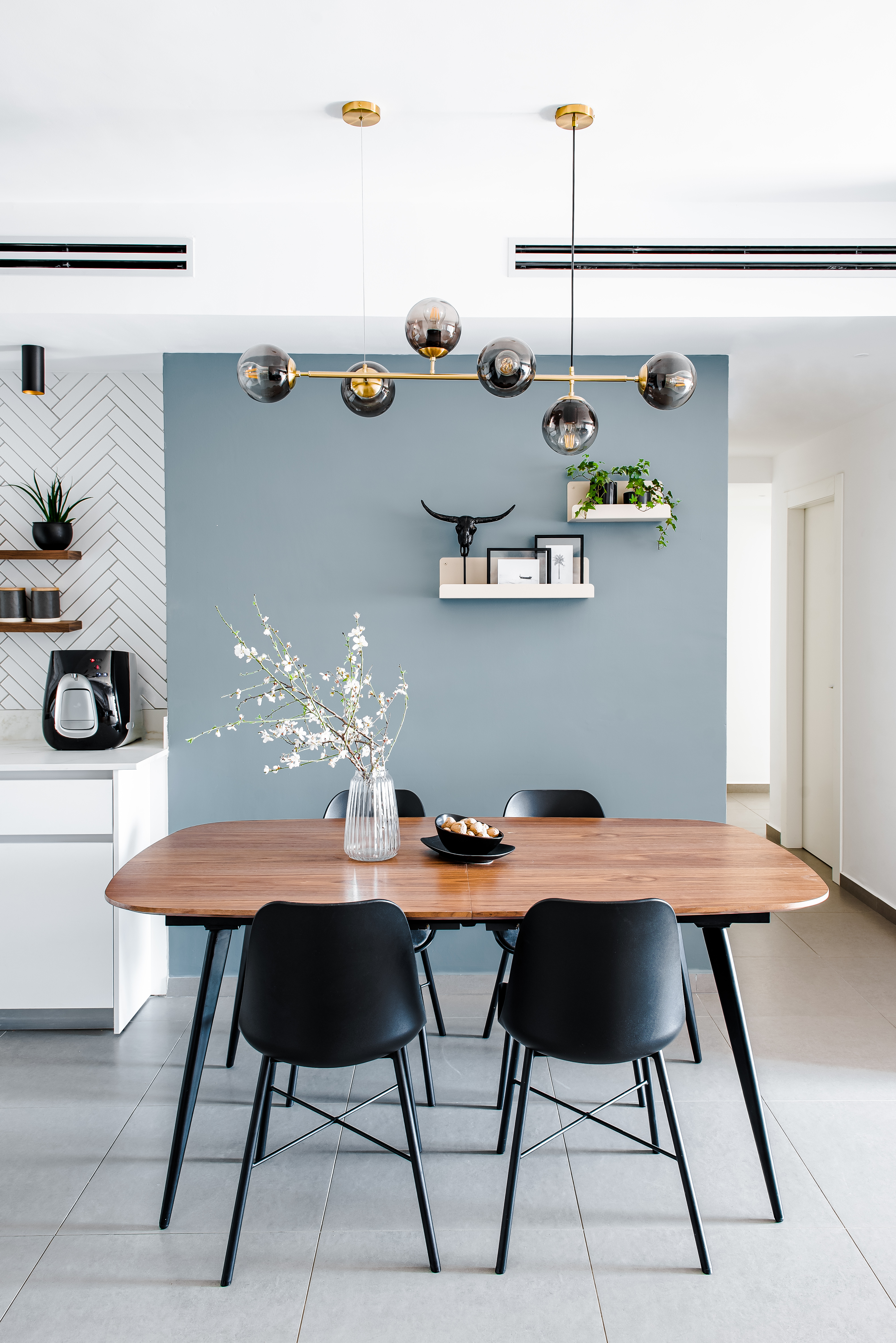 עיצוב פנים והלבשה לדירת קבלן ברחובות