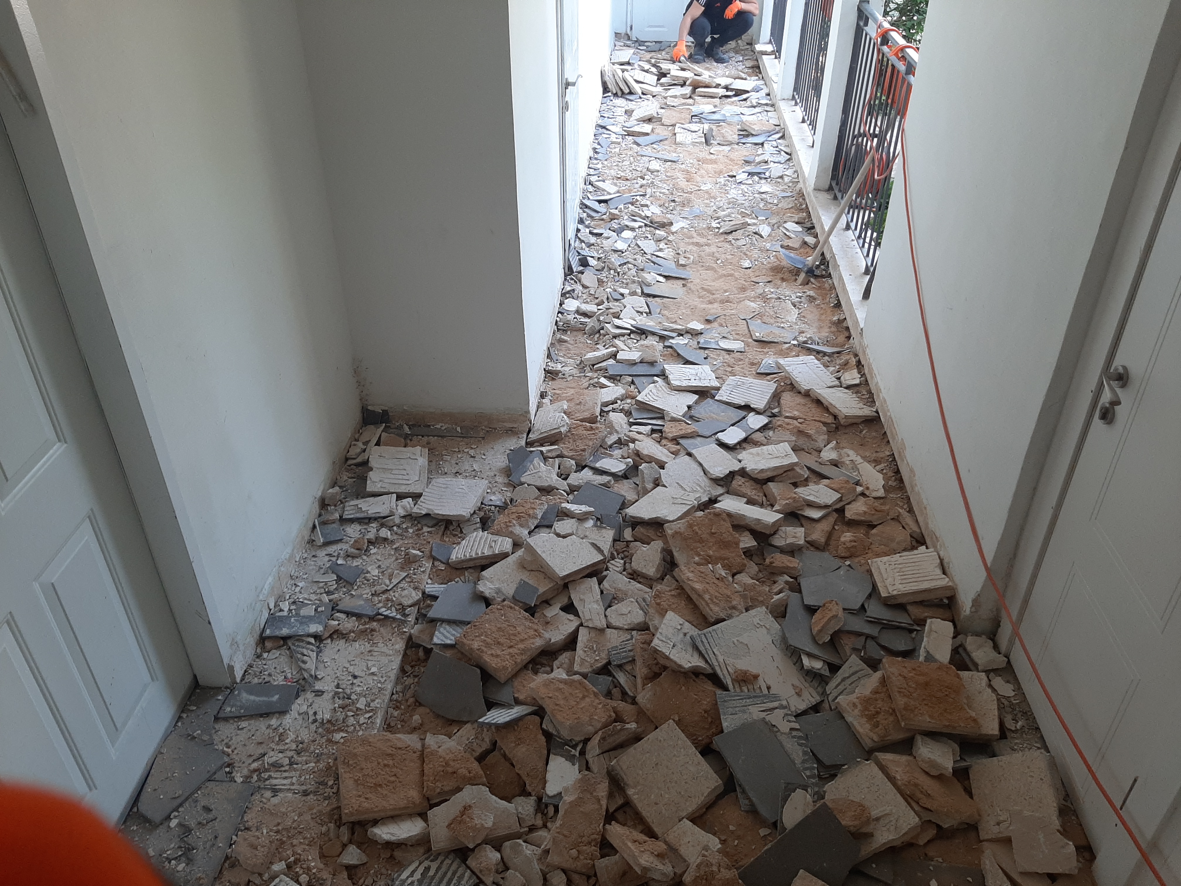 עבודות ריצוף +רובה +פולש