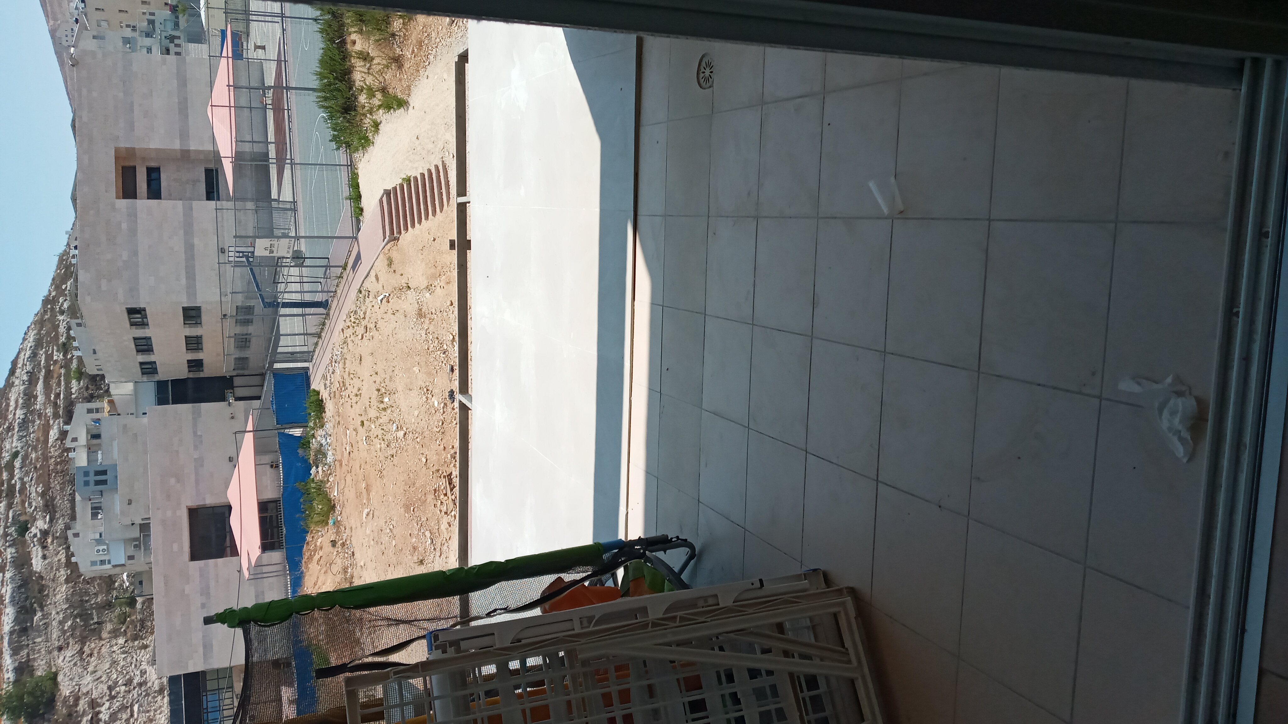 הרחבת מרפסת תלויהת ת