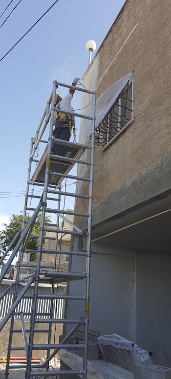 איטום בגובה- סנפלינג + פיגום נייד