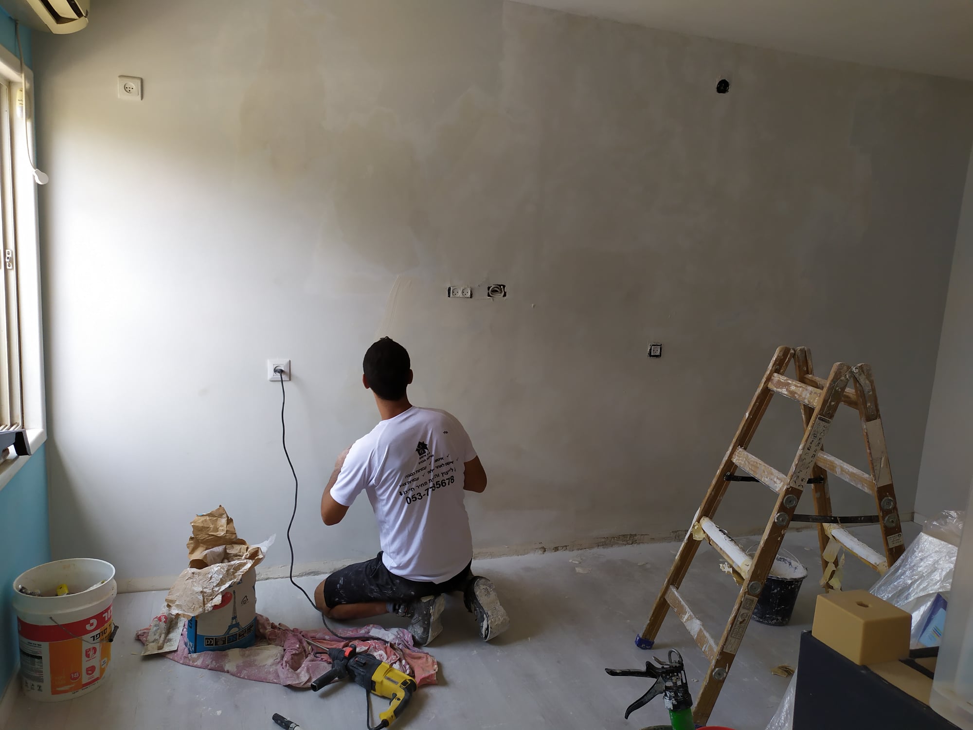 שיקום נזקי מים + טיפול בעובש