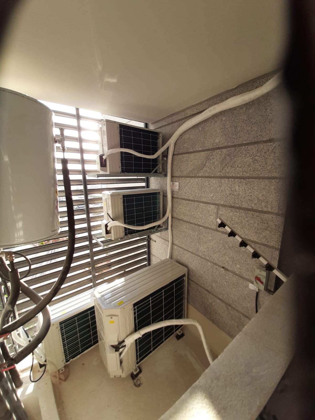 צילום מעבודה של שילה כברה