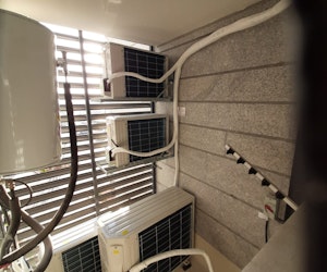 צילום מעבודה של שילה כברה