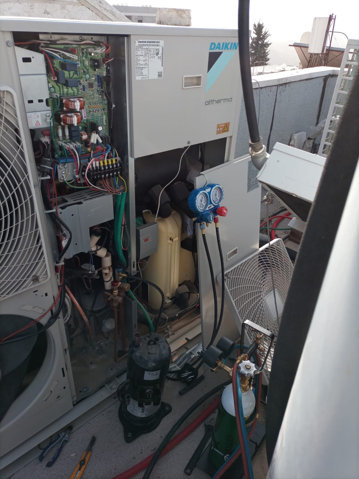 החלפת מדחס למערכת חימום תת רצפתית