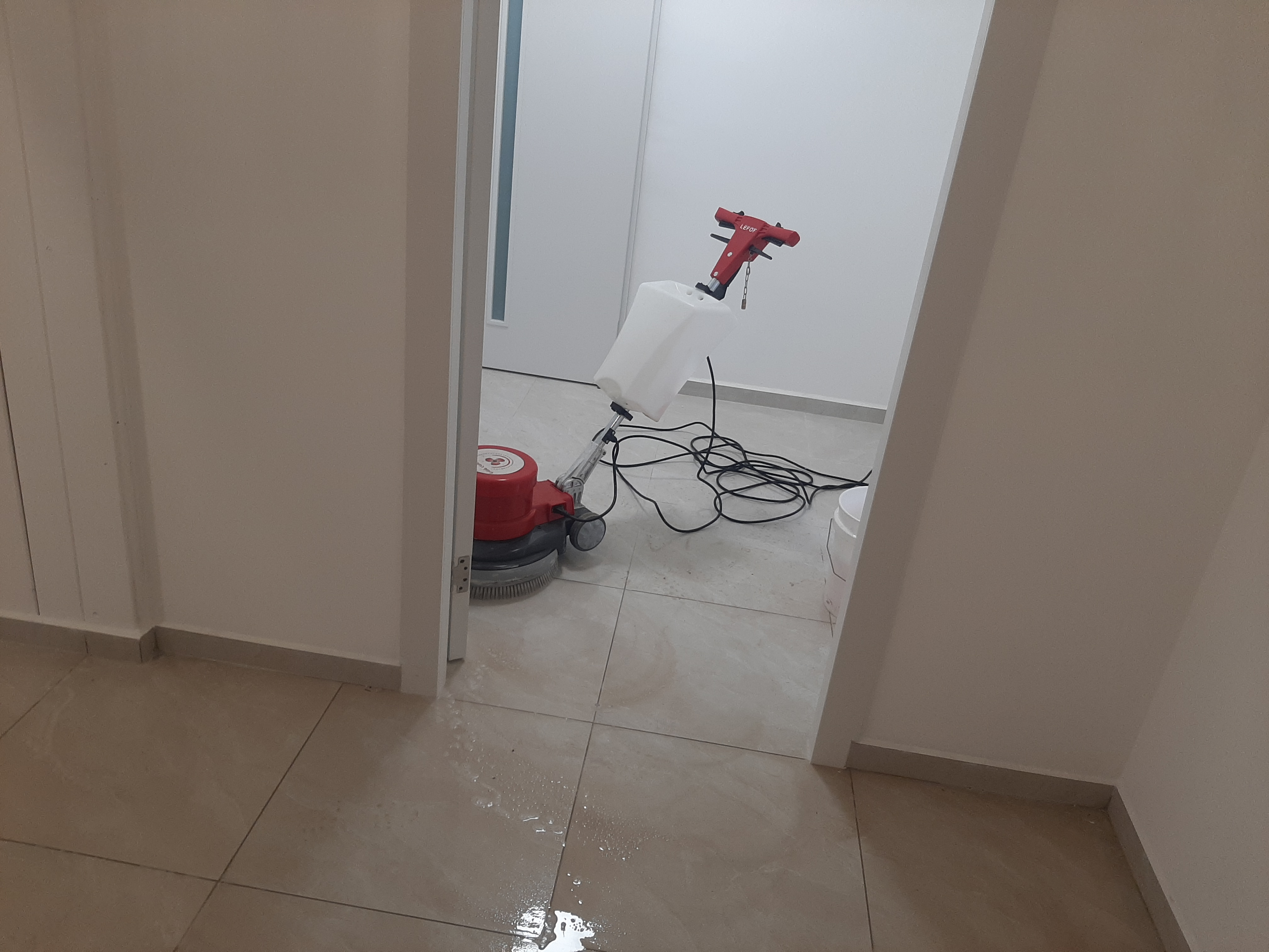 עבודות ריצוף +רובה +פולש