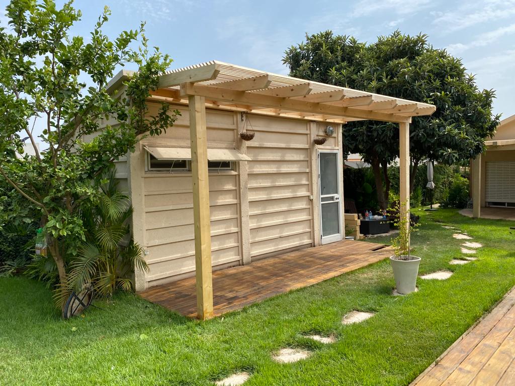 חידוש דק ופרגולות בפרדס חנה