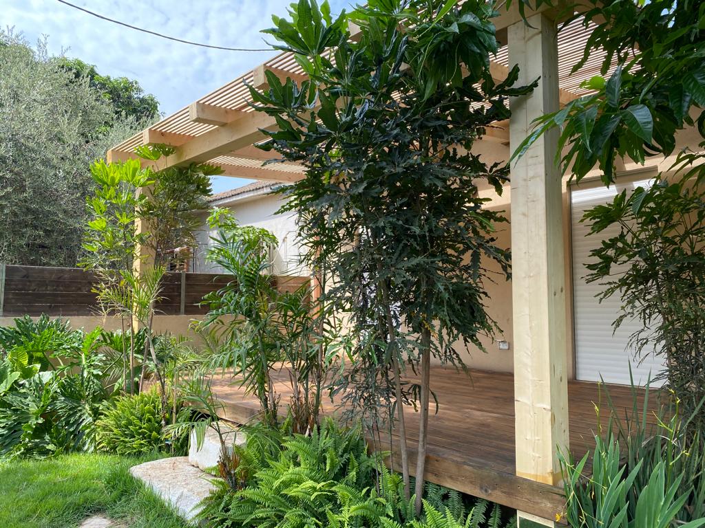 חידוש דק ופרגולות בפרדס חנה