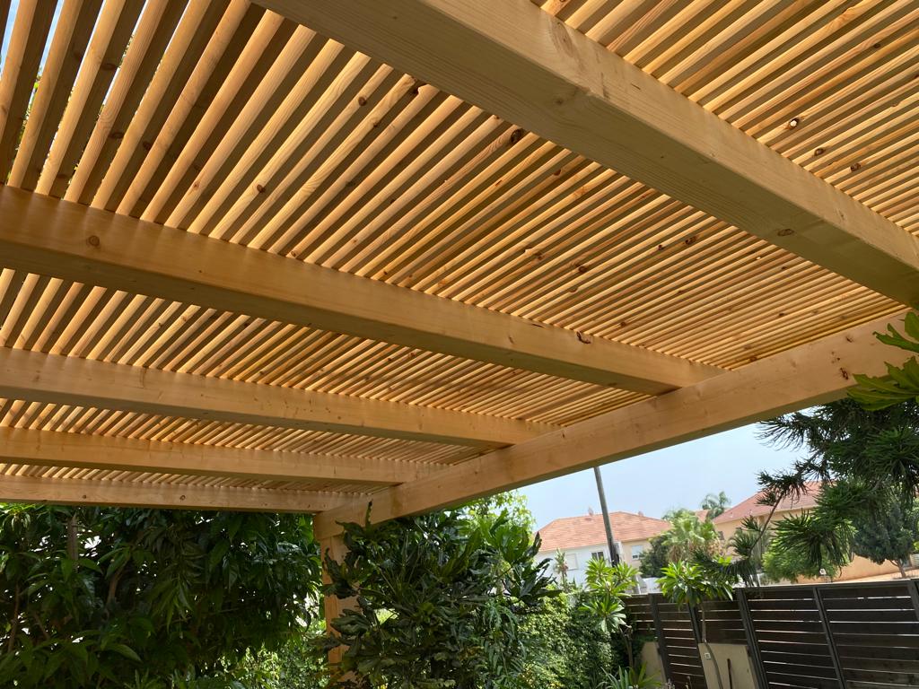 חידוש דק ופרגולות בפרדס חנה