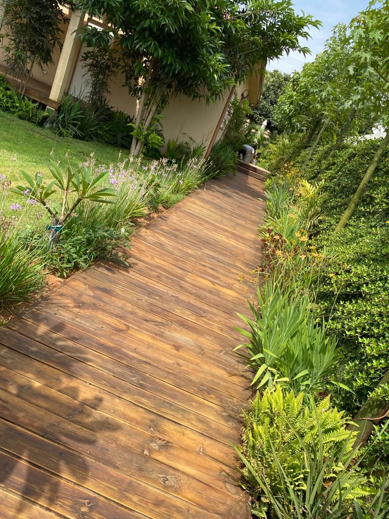 חידוש דק ופרגולות בפרדס חנה