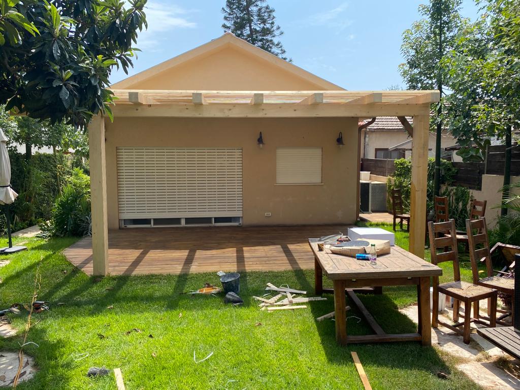 חידוש דק ופרגולות בפרדס חנה