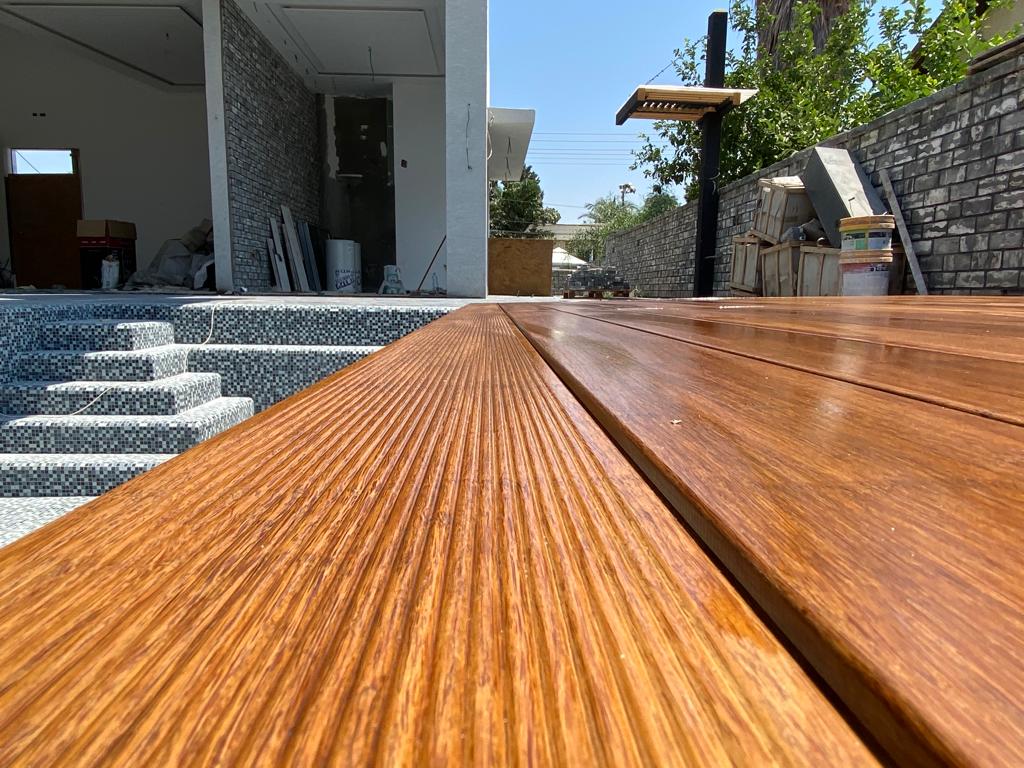 בניית רצפת דק במגדל העמק