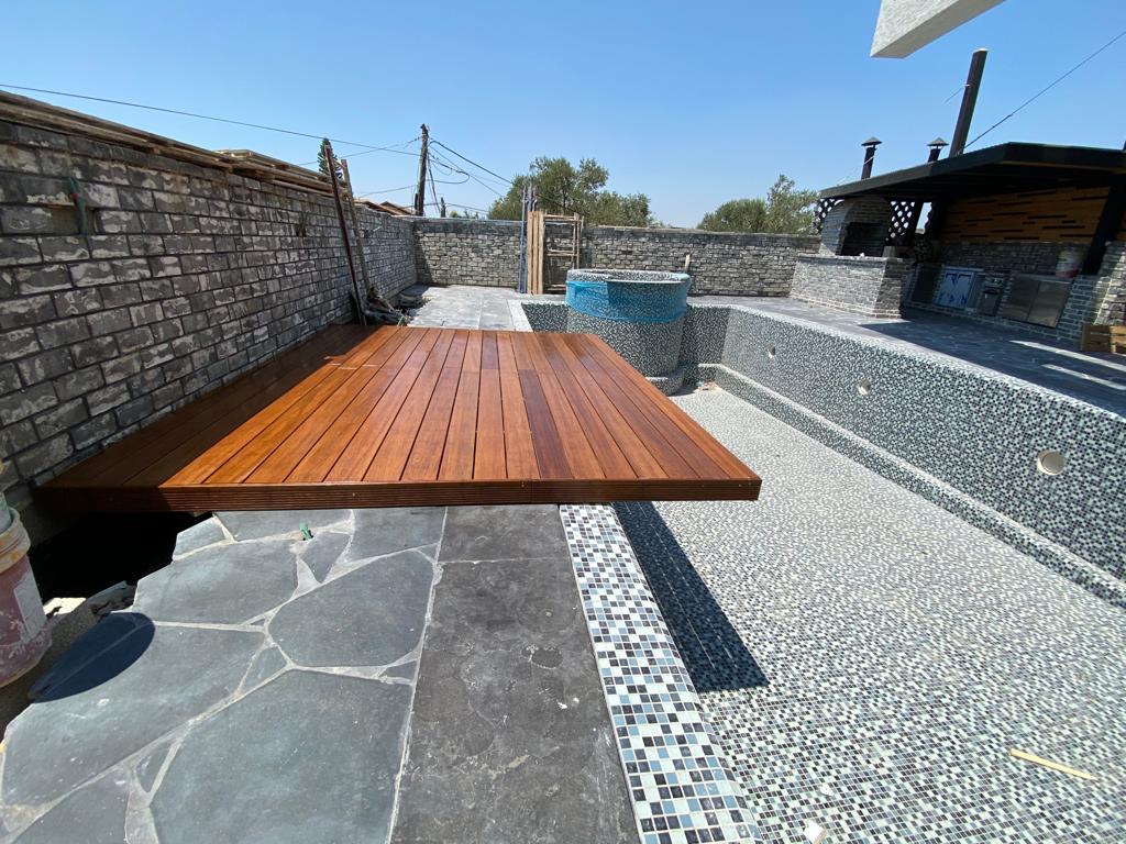 בניית רצפת דק במגדל העמק