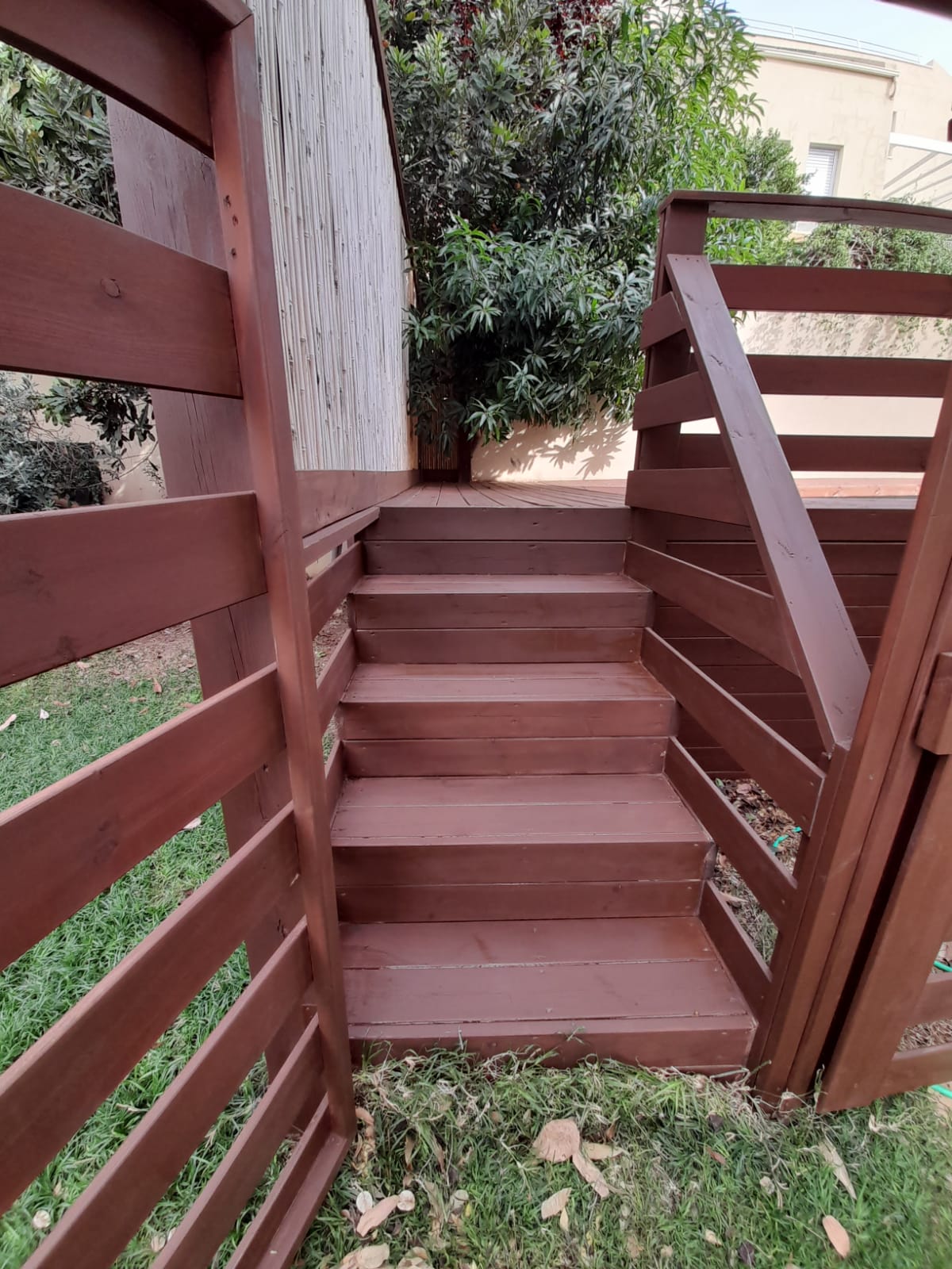 פרגולות ודקים