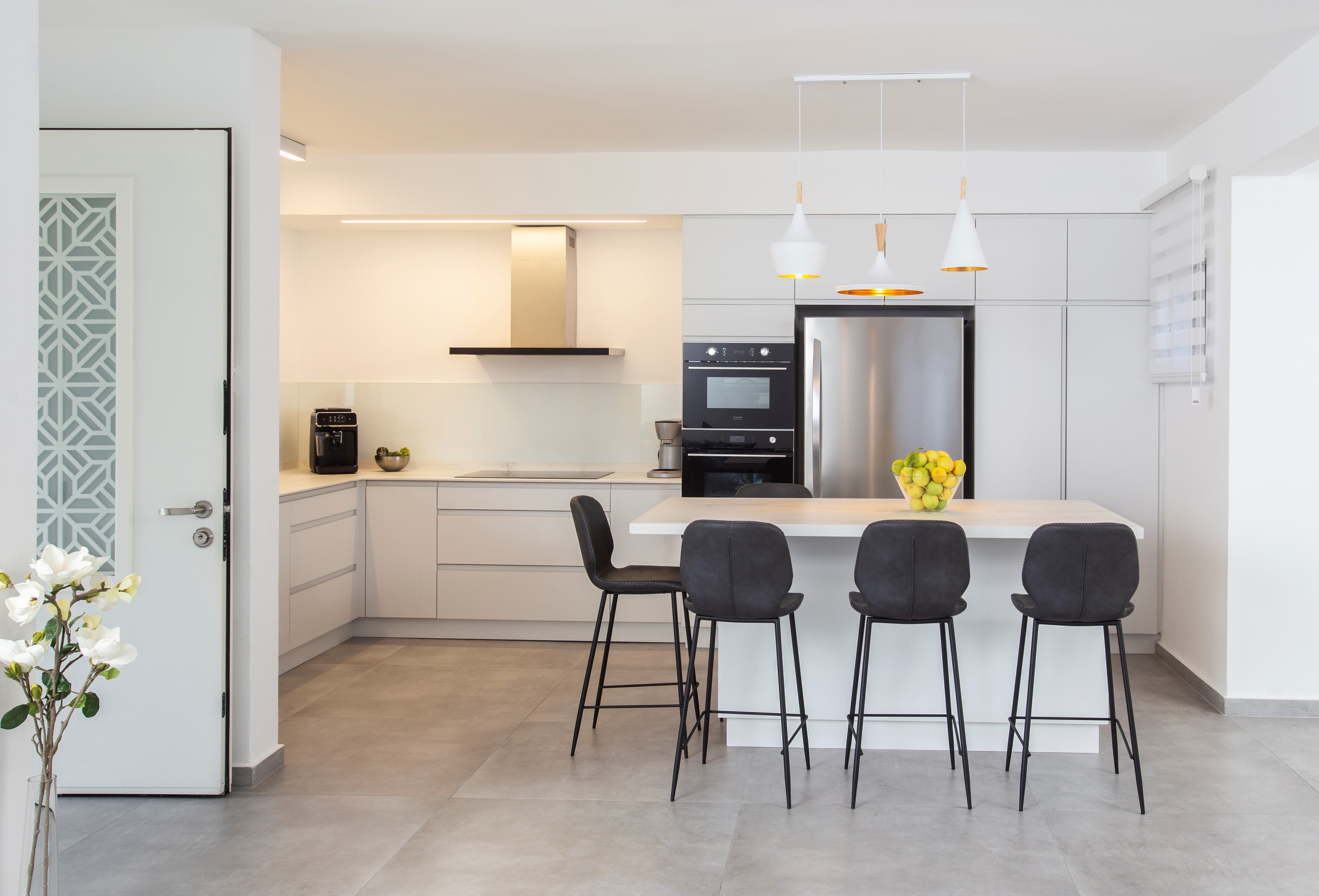 שיפוץ וילה בתל מונד