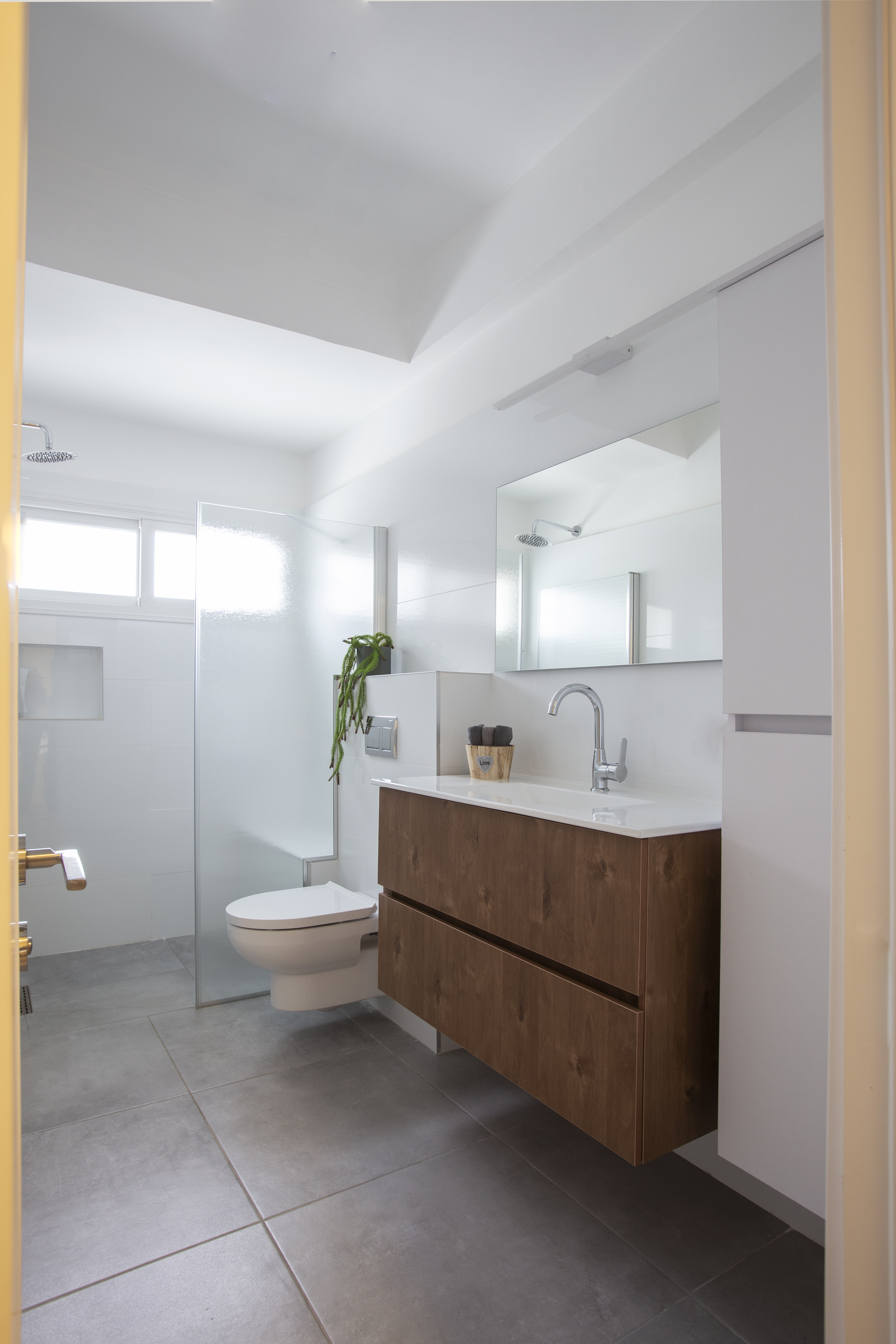 שיפוץ וילה בתל מונד