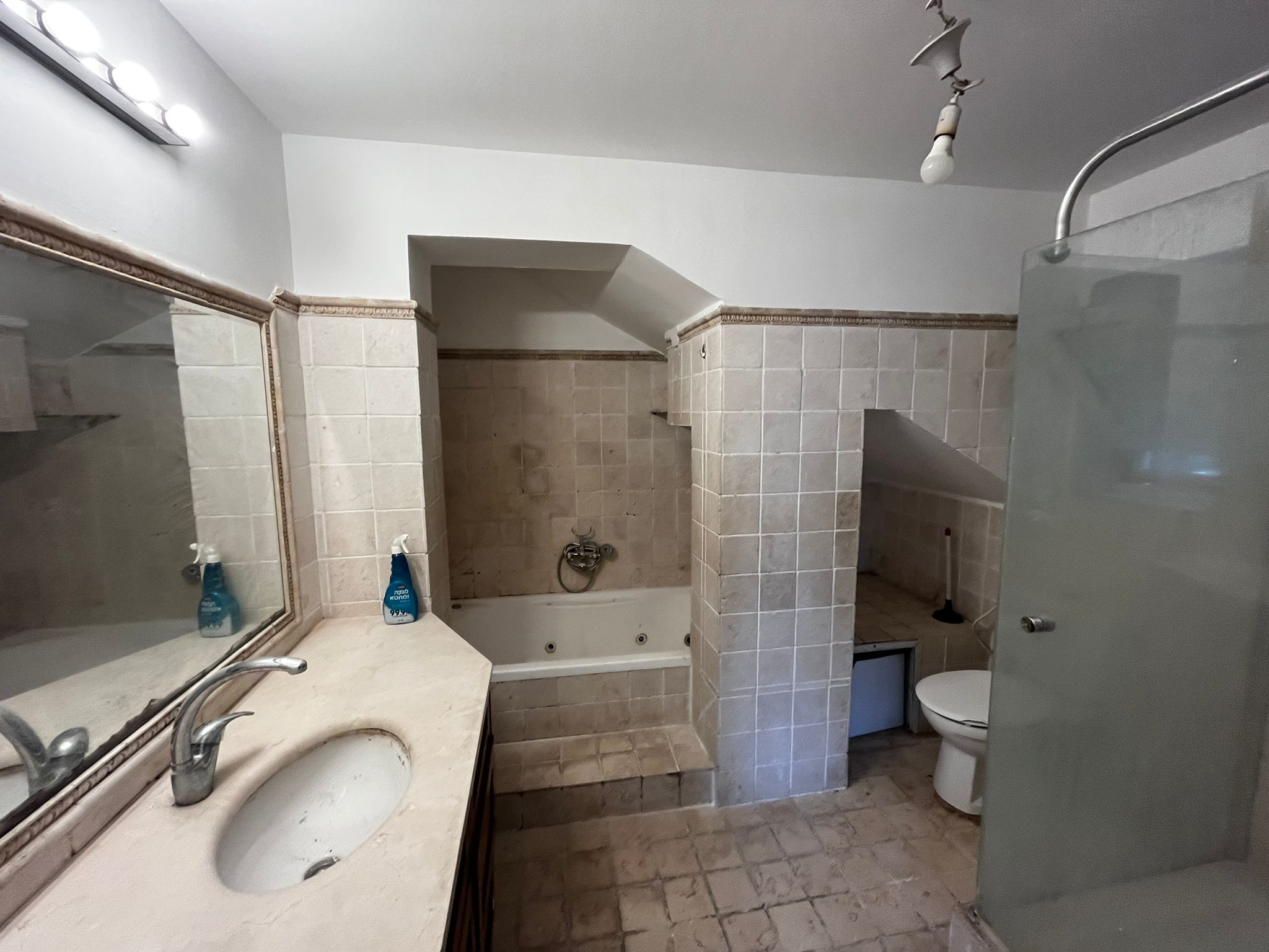 שיפוץ קוסמטי לוילה בבת חפר