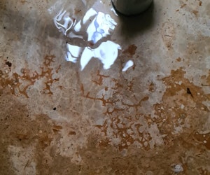 צילום מעבודה של יגאל קפלן