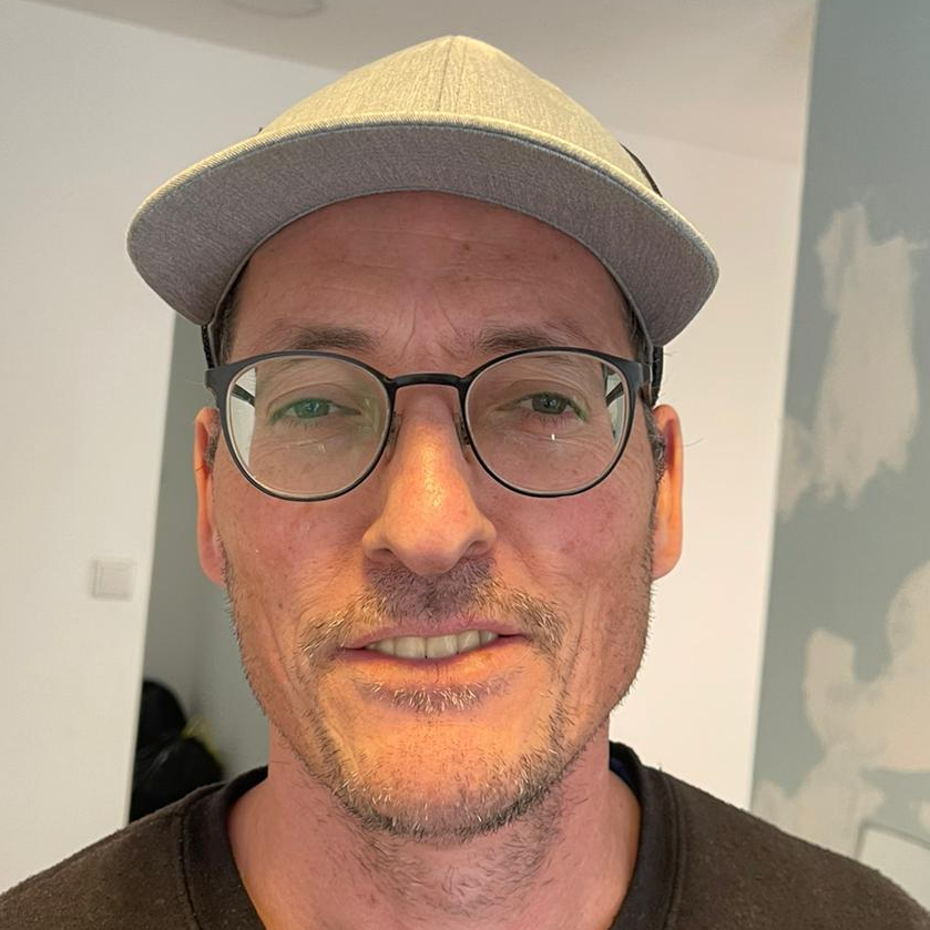 יהודה בן זקן - אינסטלטור , תמונת פנים