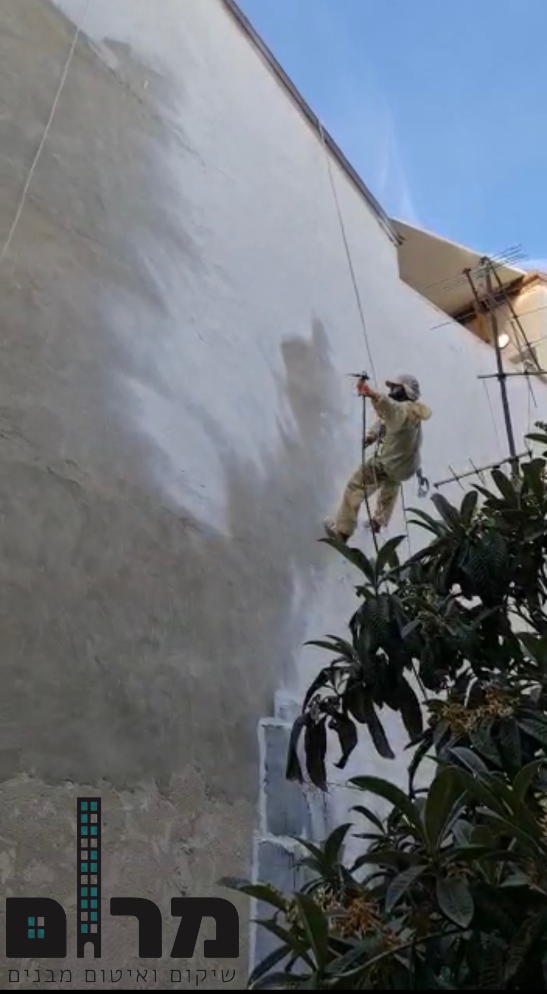 צביעת קירות חוץ