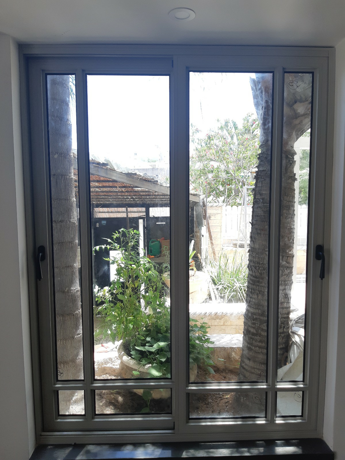 בלגי -חלון הזזה