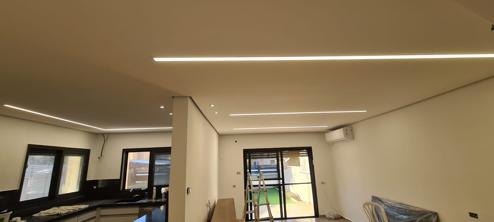 הנמכות תקרה ותאורה