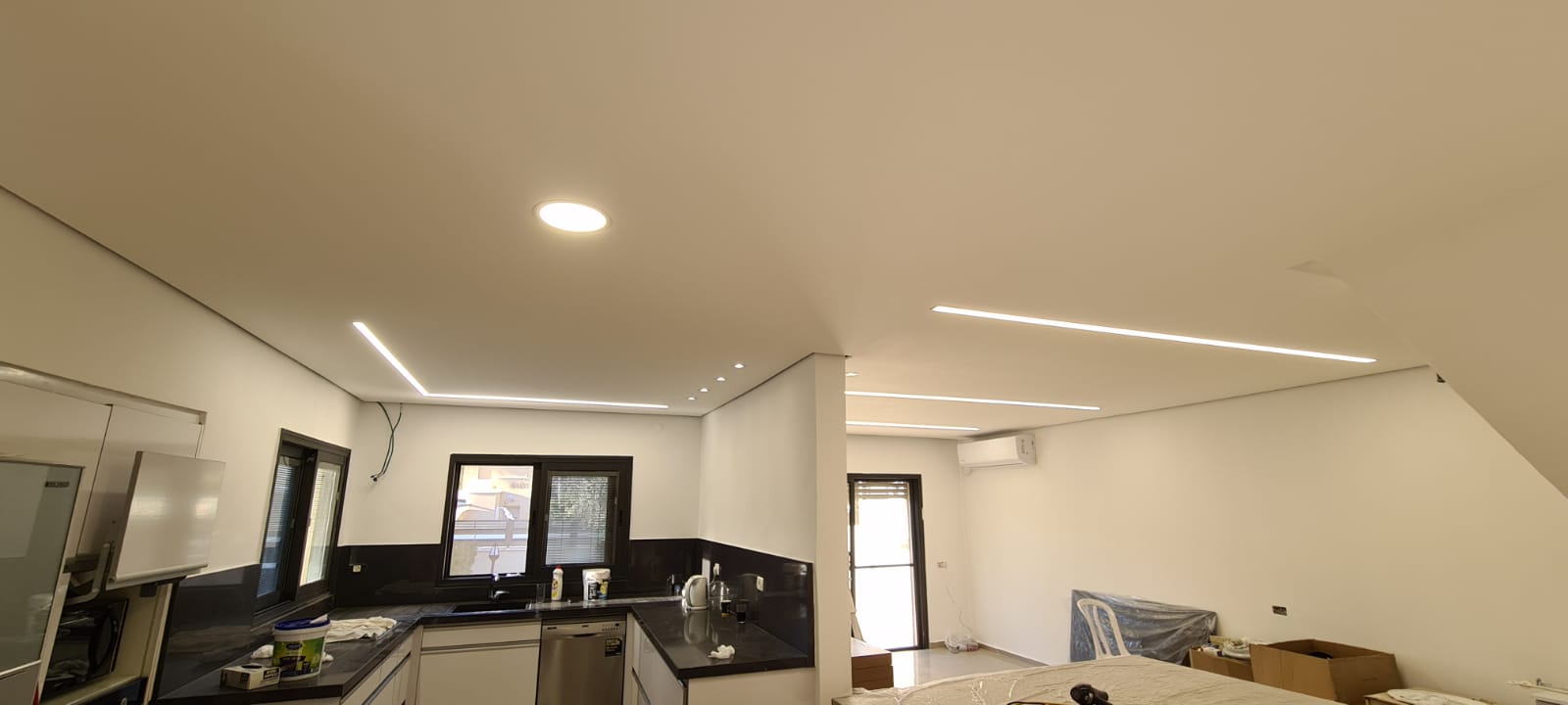 הנמכות תקרה ותאורה