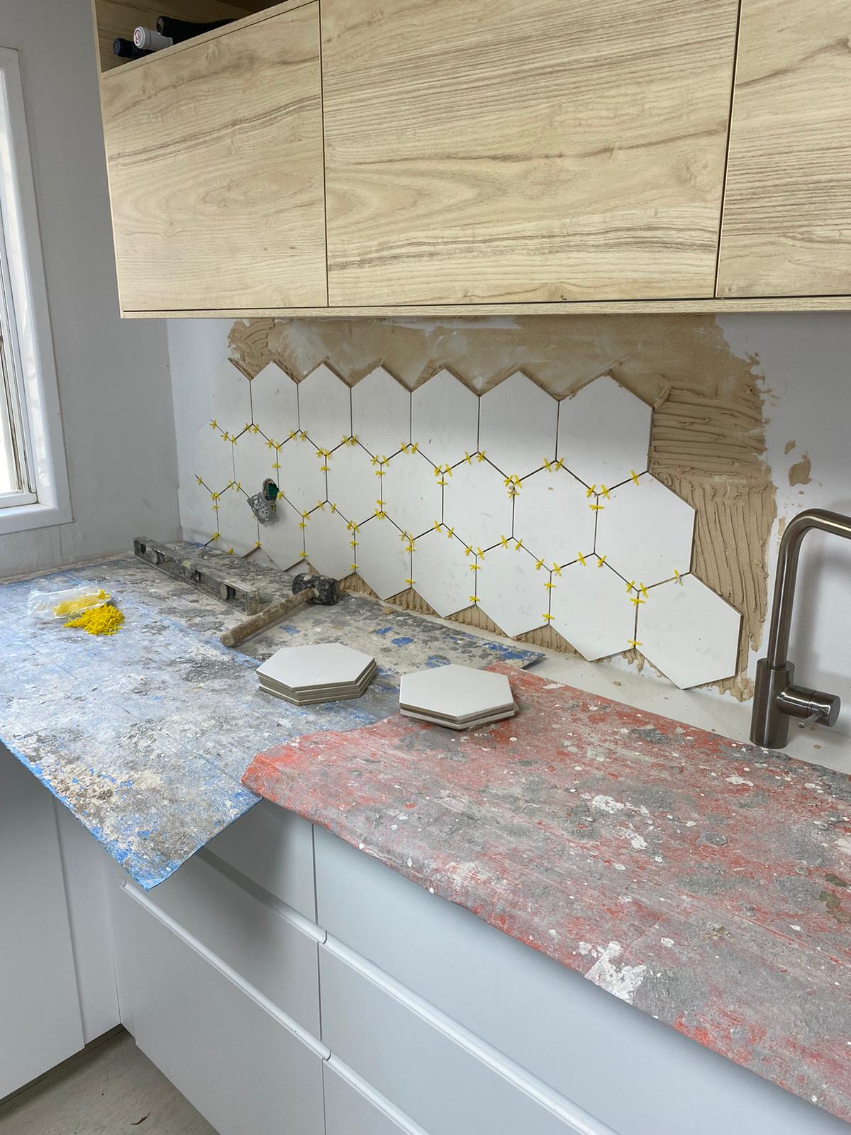 חיפוי קירות וצבע