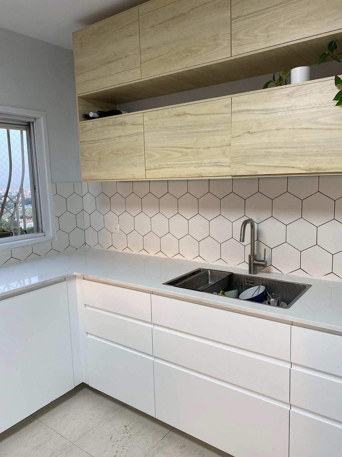 חיפוי קירות וצבע