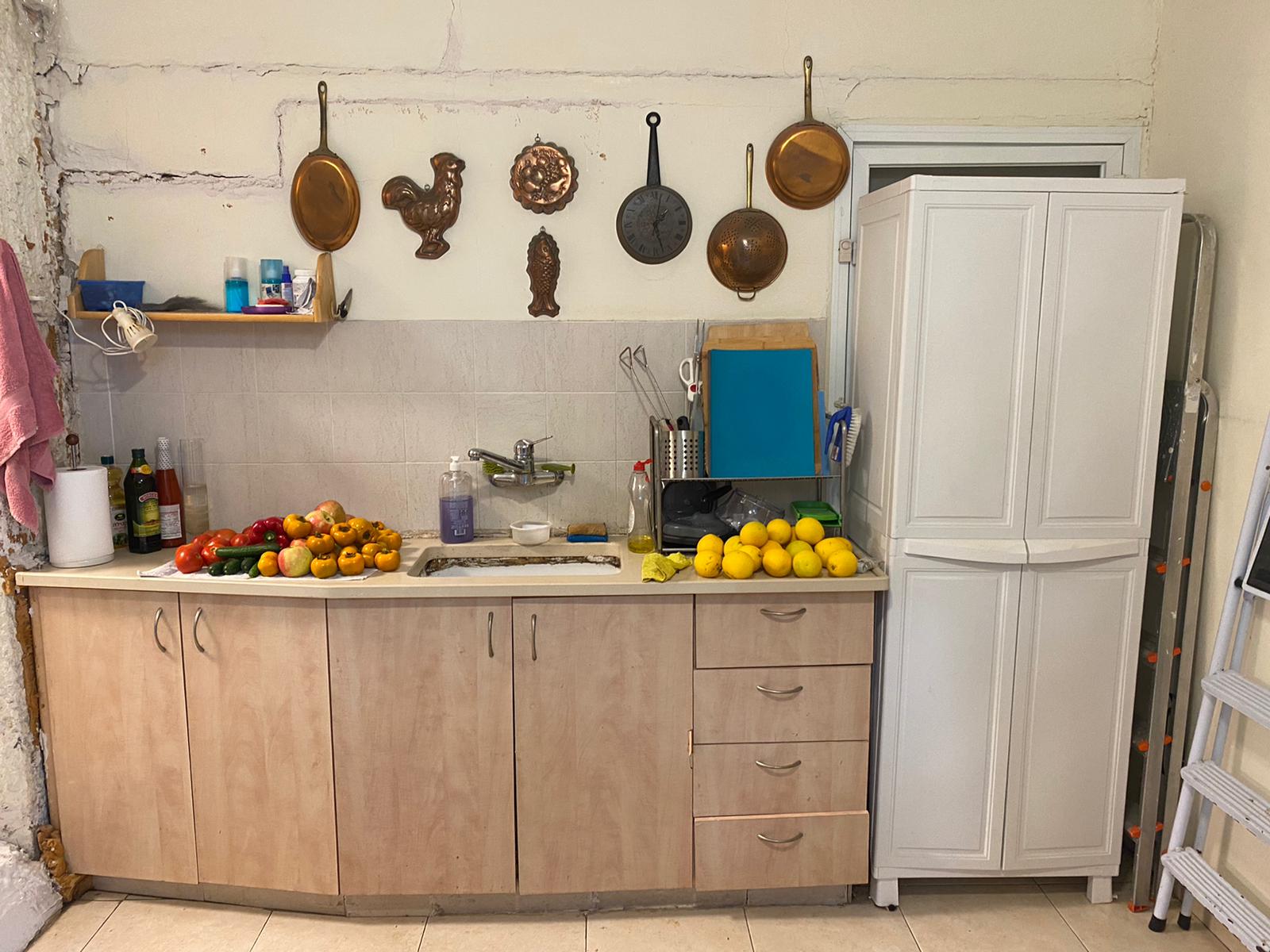 חיפוי קירות וצבע