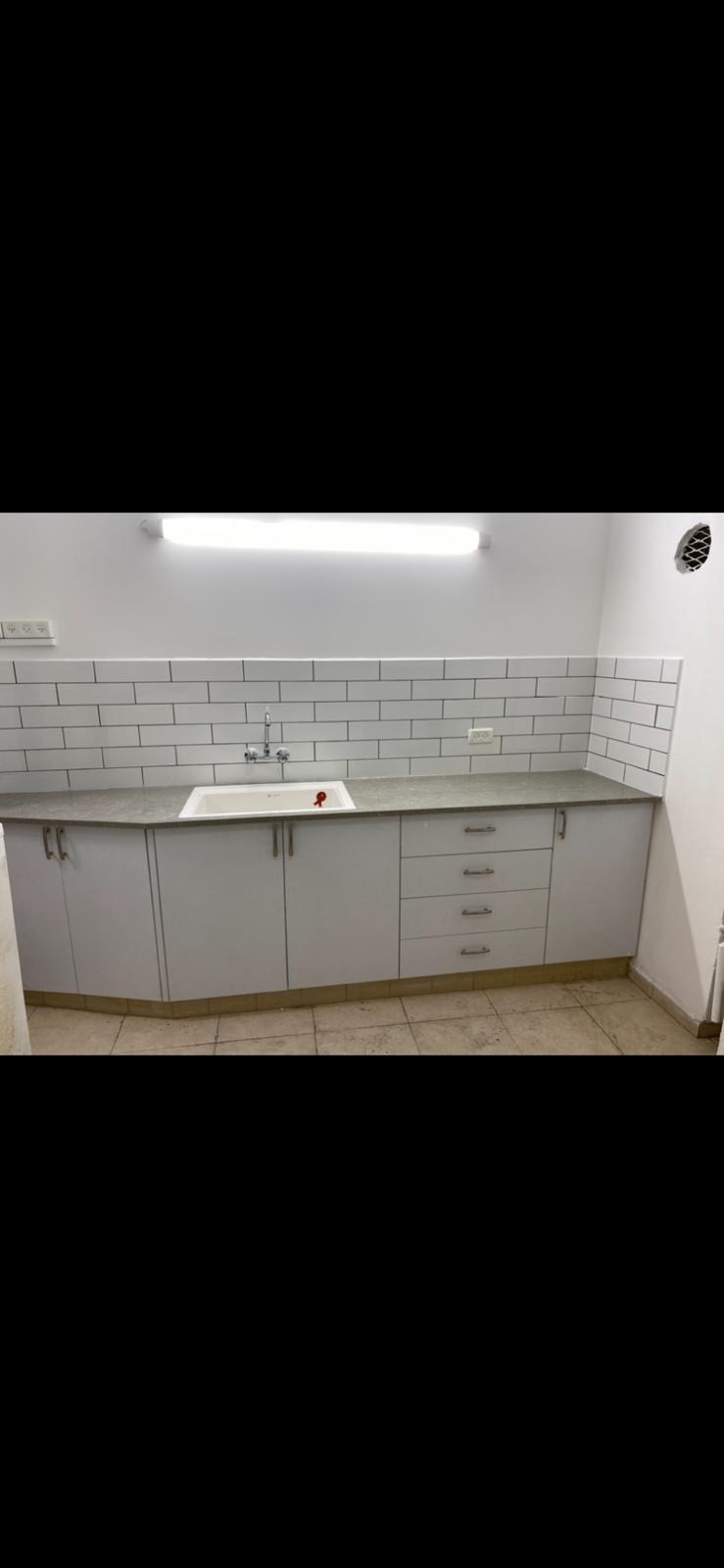 חיפוי קירות וצבע