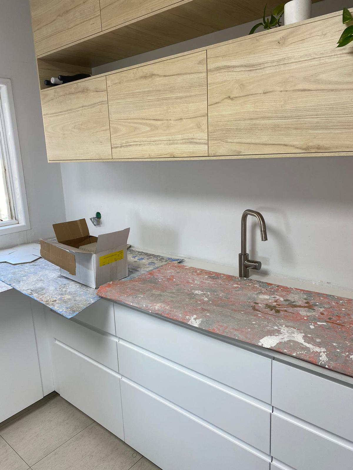 חיפוי קירות וצבע