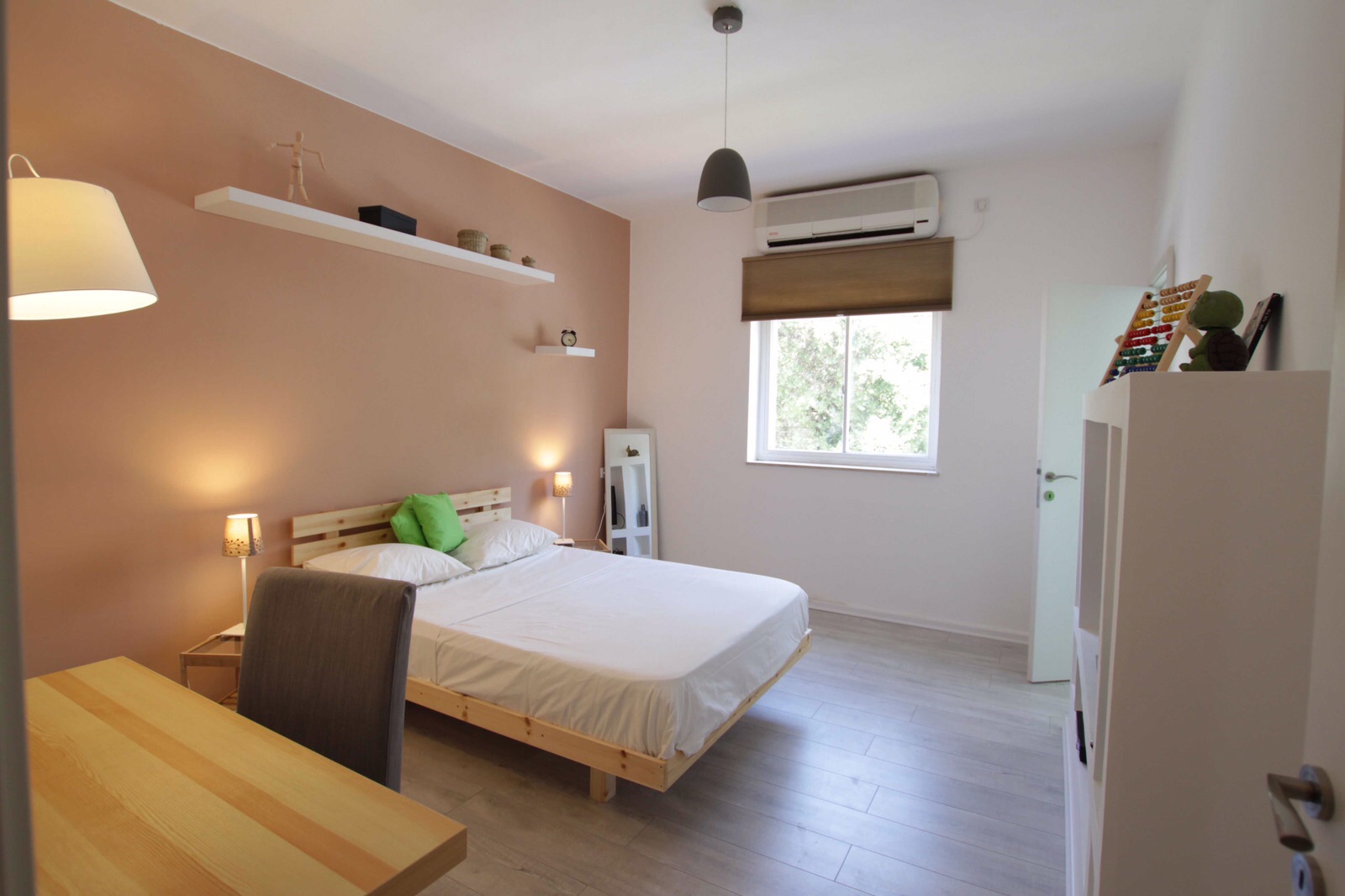 צילום מעבודה של דוד שמשיאן