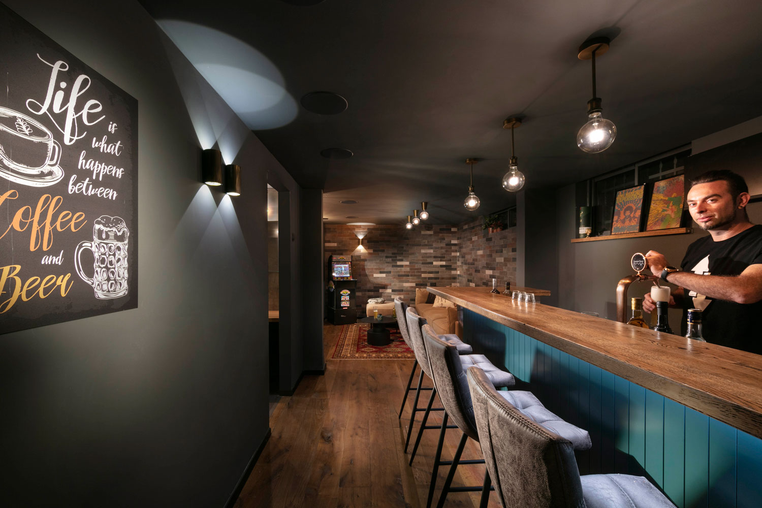 🖤 פאב מתחת לבית 🖤 MANCAVE