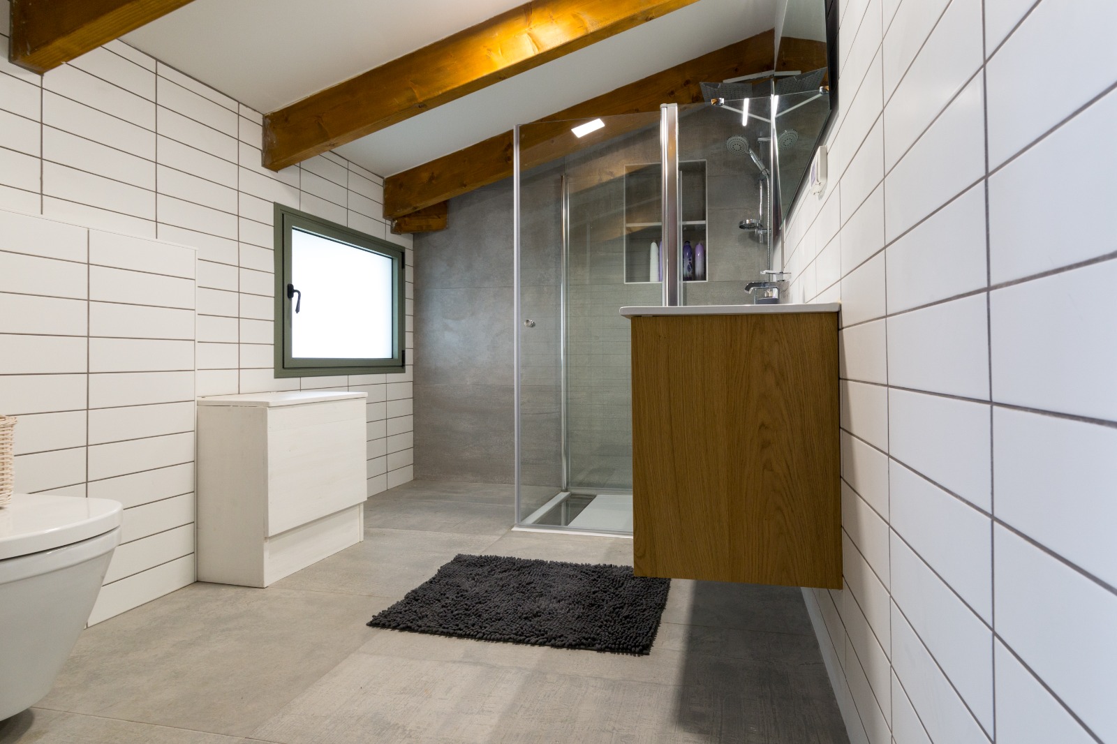 עיצוב מחדש של בית בנוי עץ