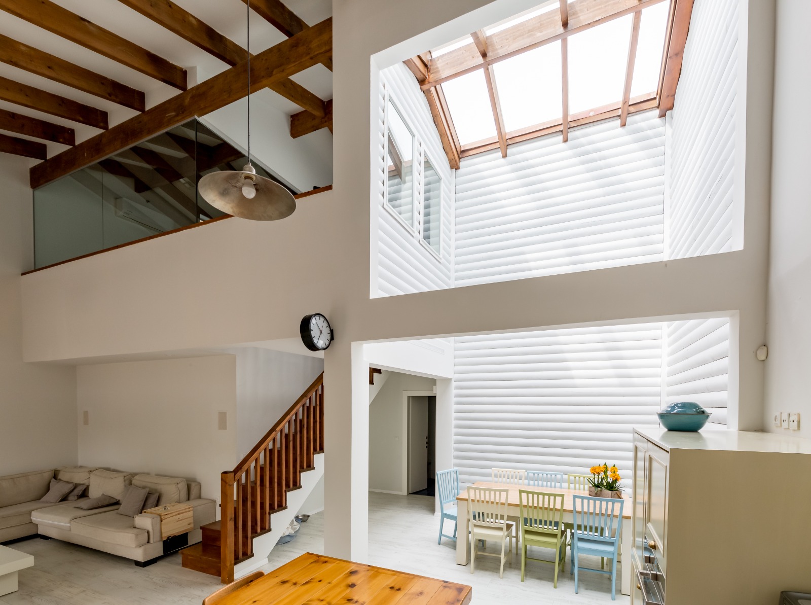 עיצוב מחדש של בית בנוי עץ