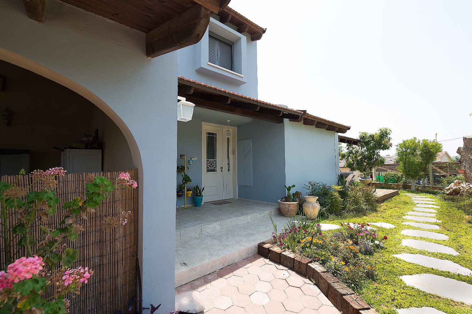 שיפוץ קומפלט של קומת הכניסה בבית פרטי