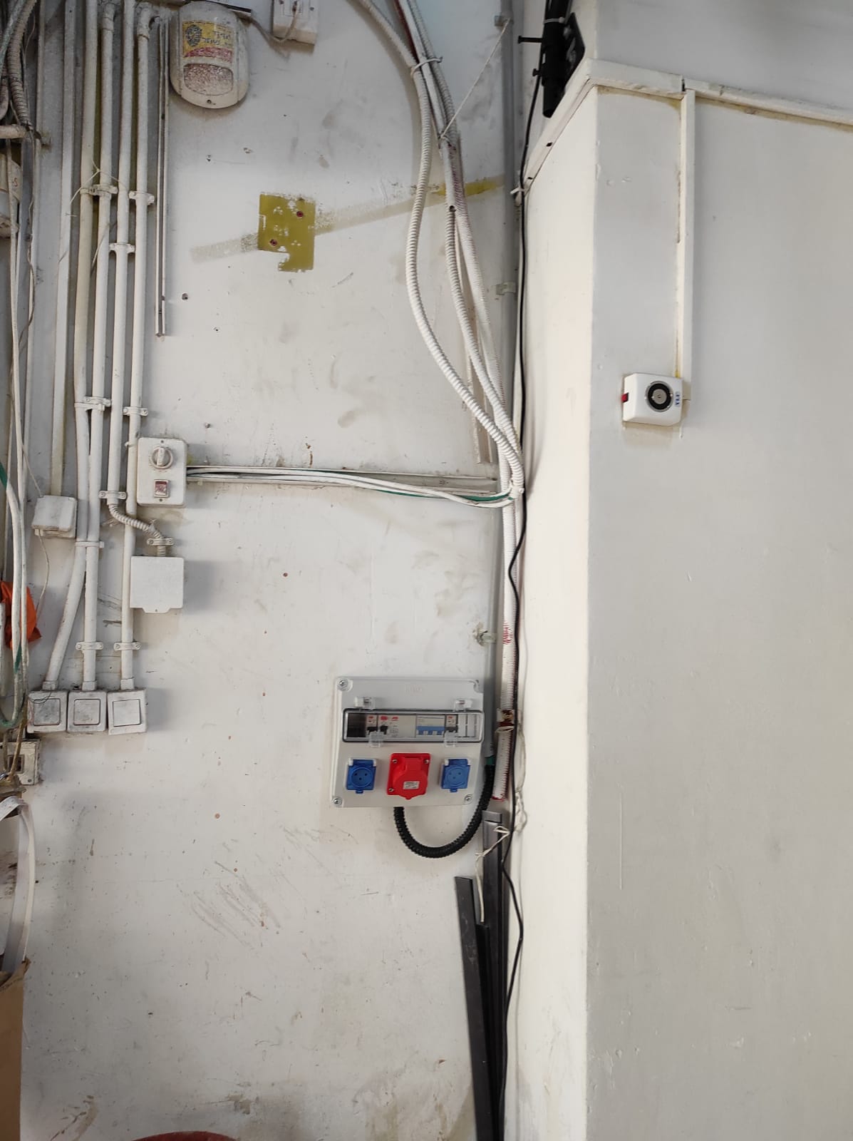 עבודות חשמל