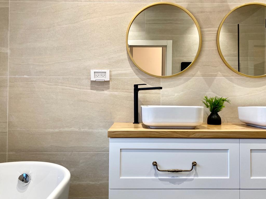 תכנון ועיצוב חדר רחצה שהיה קודם חדר ילדים