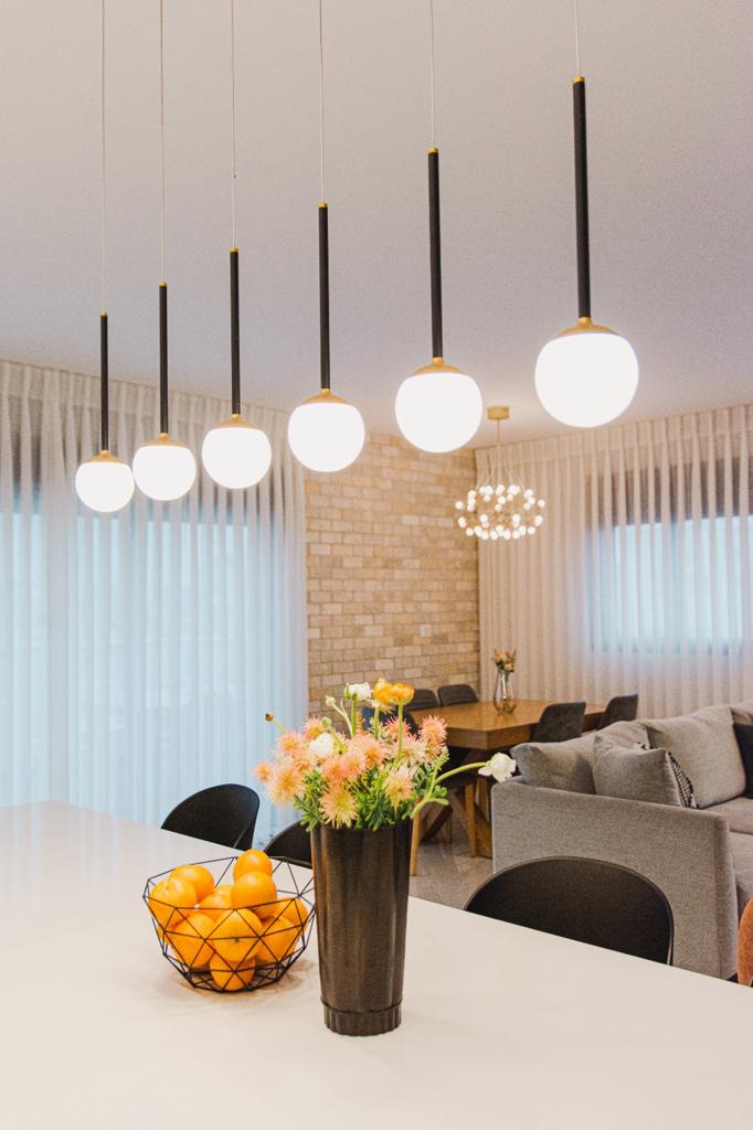 תכנון ועיצוב סלון ומטבח בדירת פנטהאוז