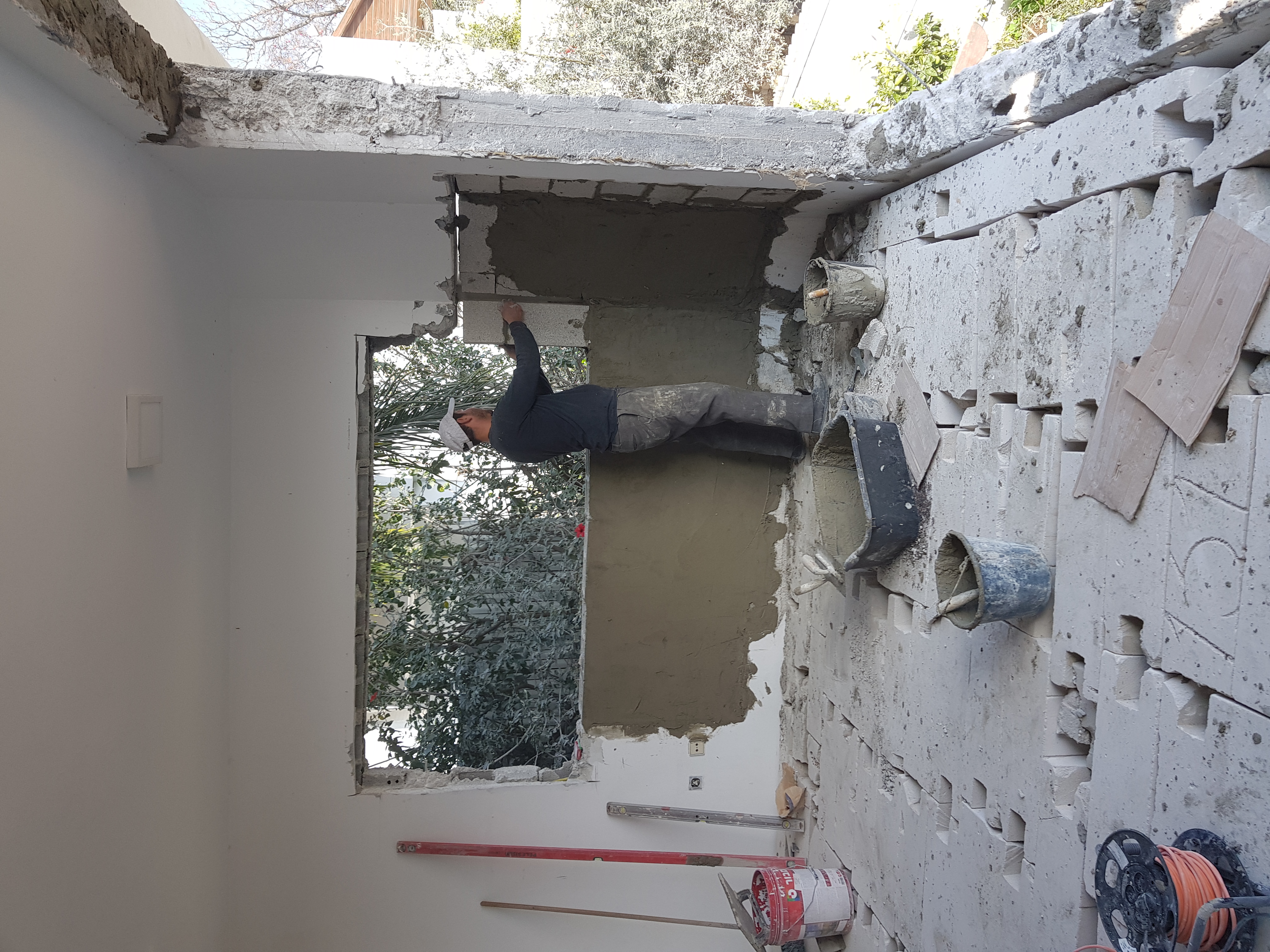 שיפוץ בית אצל פליקס