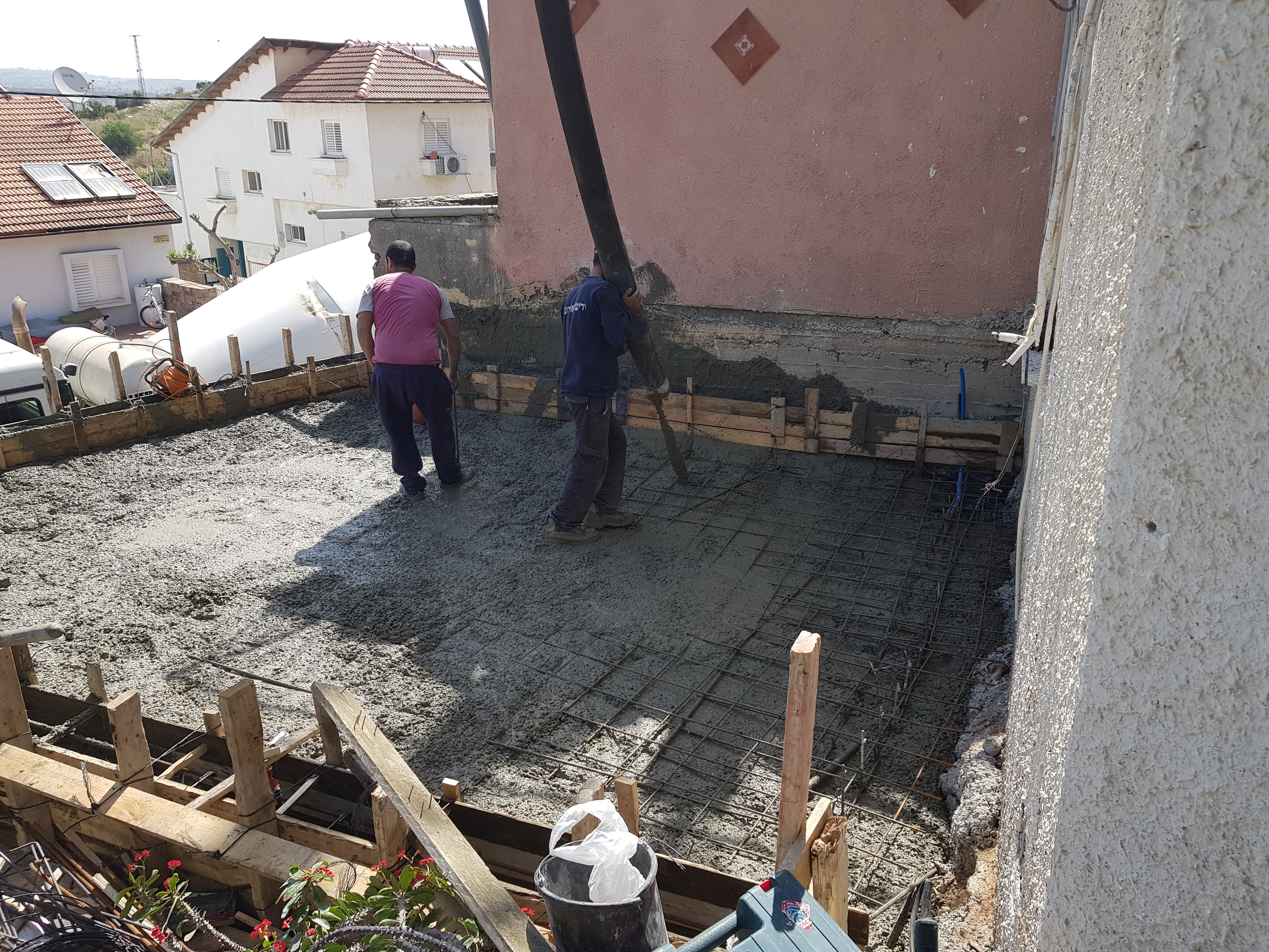 שיפוץ בית אצל פליקס