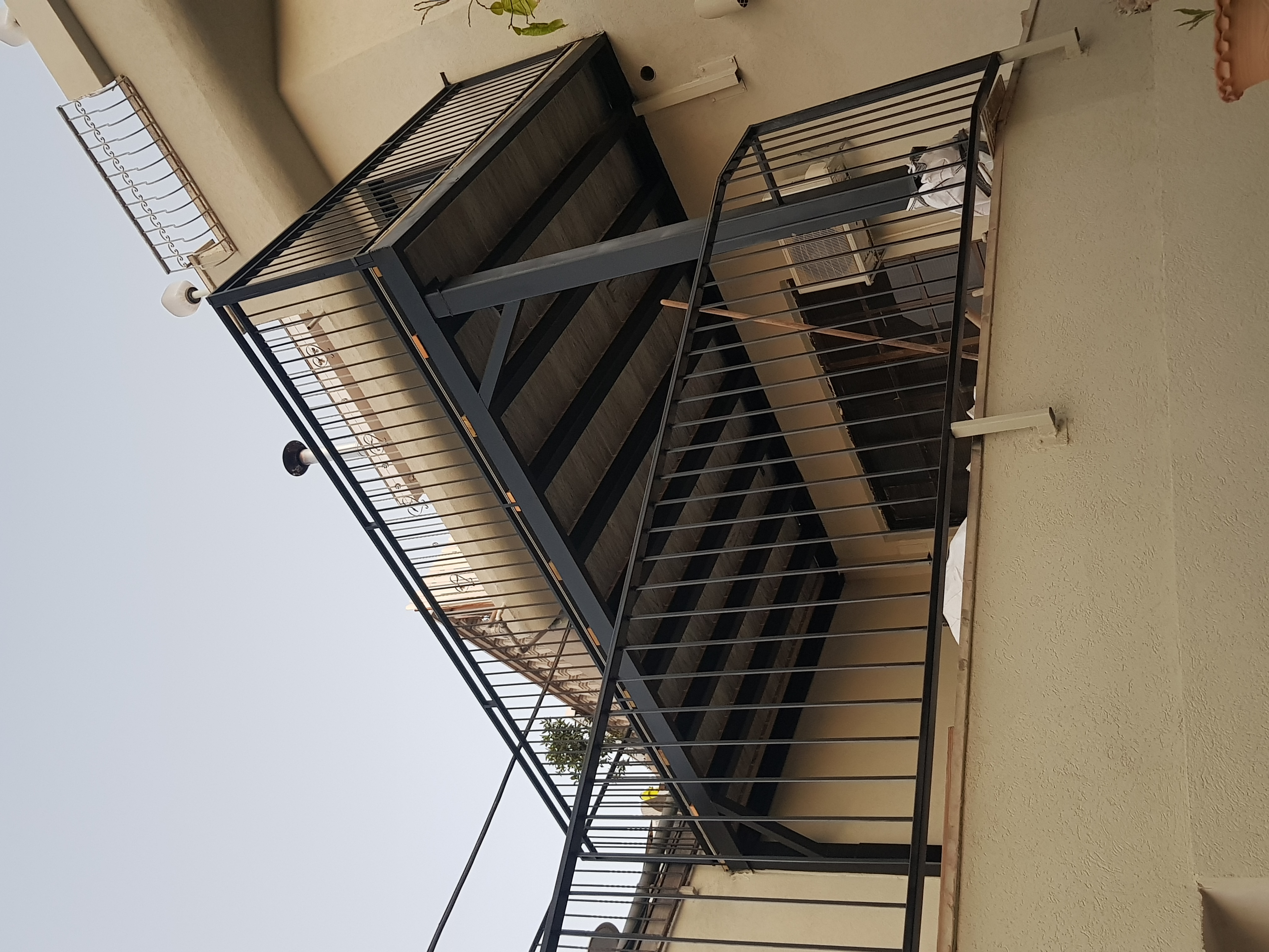 שיפוץ בית אצל פליקס