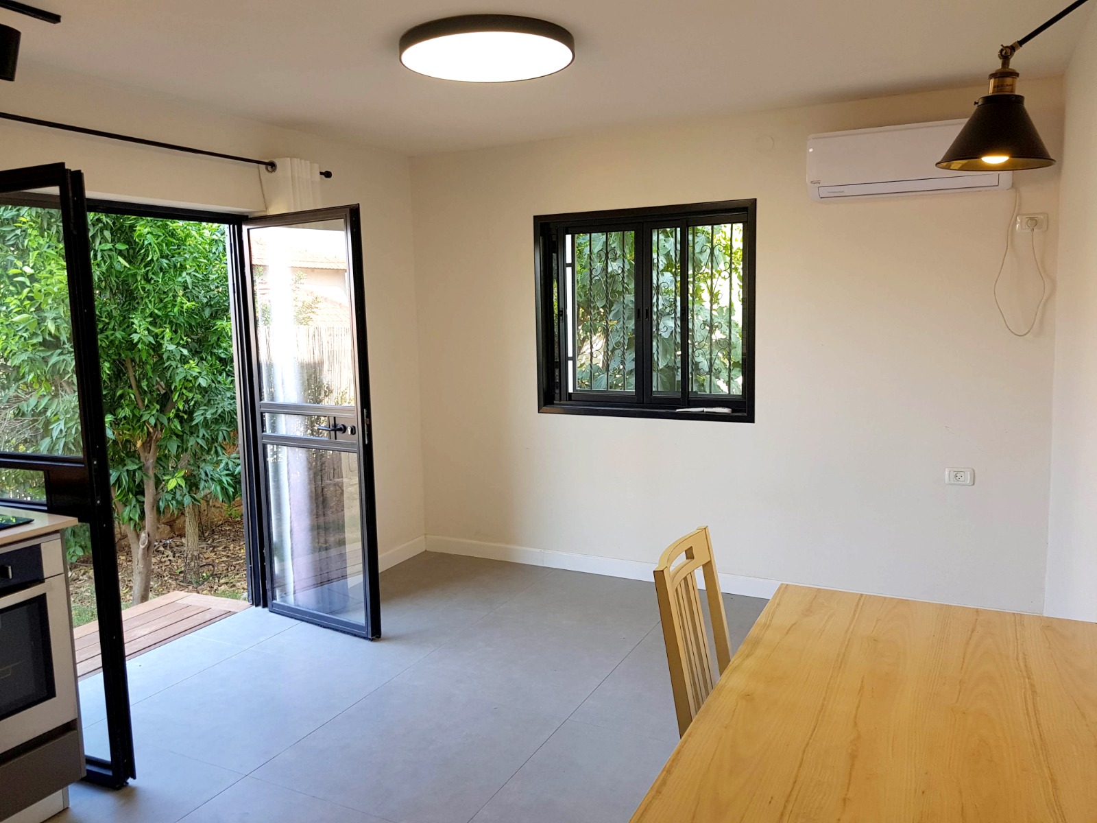 שיפוץ בית אצל אלכס וגריי