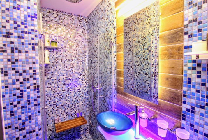 עיצוב מקלחת הורים